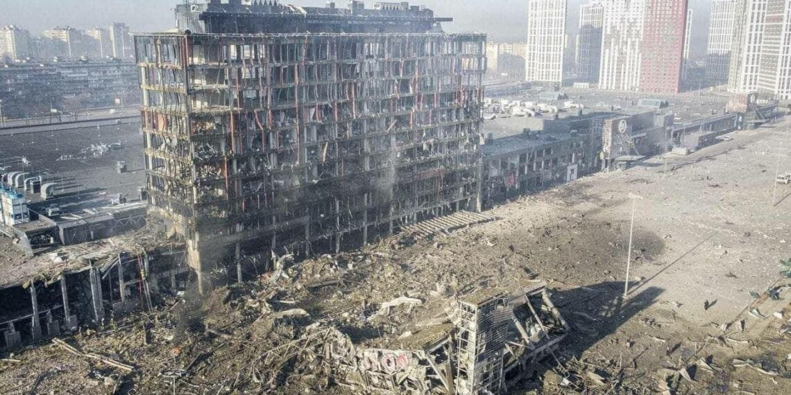 Kyiv. "Retroville" Mall after the strike