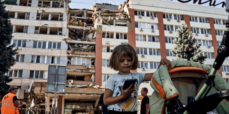 Damage in Mykolaiv after airstrike