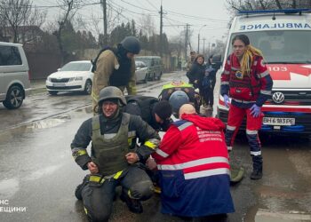 On March 15, around 11:00 a.m., Russian troops carried out a missile attack on the city Odesa. Rescuers of the State Emergency Service of Ukraine immediately arrived on the spot and began extinguishing the fire, clearing out the debris, and searching for the victims. During rescue and search operations, the enemy launched another attack.